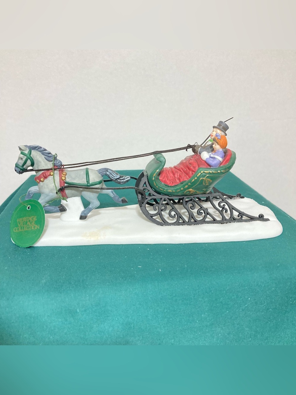 Department 56 “Dashing Through The Snow”. Heritage Village Collection